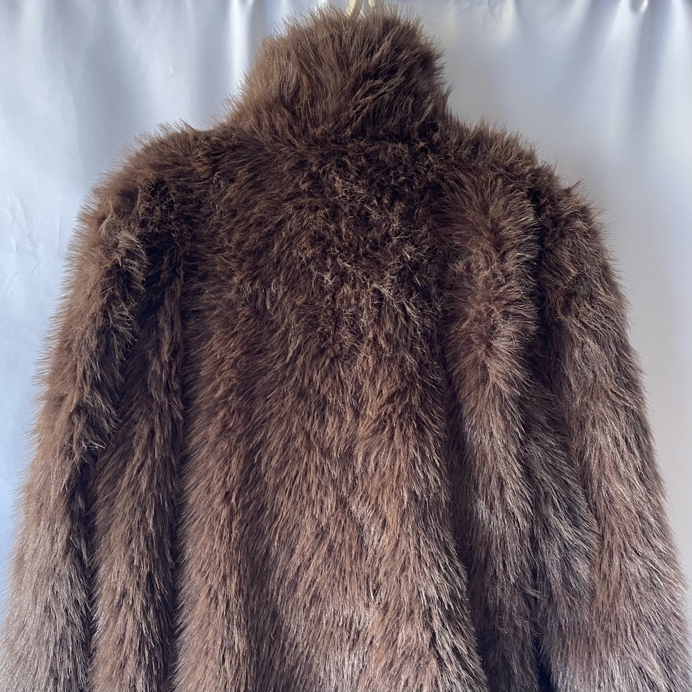 Flygo Fashion Women's Fluffy Faux Fur Coat - Picture 8 of 12
